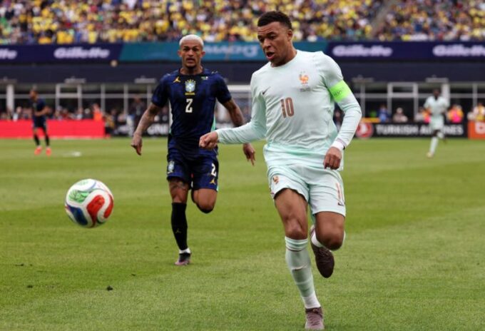 مبابي يقود منتخب فرنسا لفوز ودي على منتخب البرازيل استعداداً لمونديال 2026#مبابي #يقود #منتخب #فرنسا #لفوز #ودي #على #منتخب #البرازيل #استعدادا #لمونديال