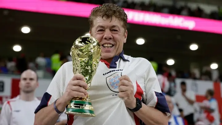 مشجع إنجليزي يبيع منزله لمتابعة منتخب بلاده في مونديال 2026 – كل الكورة#مشجع #إنجليزي #يبيع #منزله #لمتابعة #منتخب #بلاده #في #مونديال #كل #الكورة