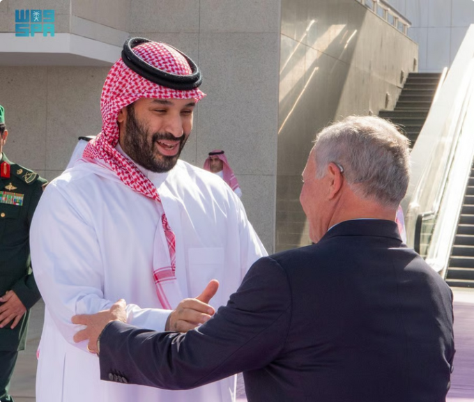 ملك الأردن يغادر جدة وولي العهد يودّعه في مطار الملك عبدالعزيز#ملك #الأردن #يغادر #جدة #وولي #العهد #يودعه #في #مطار #الملك #عبدالعزيز