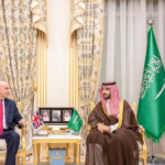 وزير الدفاع السعودي ونظيره البريطاني يبحثان تطوير الشراكة الدفاعية ويدينان الاعتداءات الإيرانية#وزير #الدفاع #السعودي #ونظيره #البريطاني #يبحثان #تطوير #الشراكة #الدفاعية #ويدينان #الاعتداءات #الإيرانية