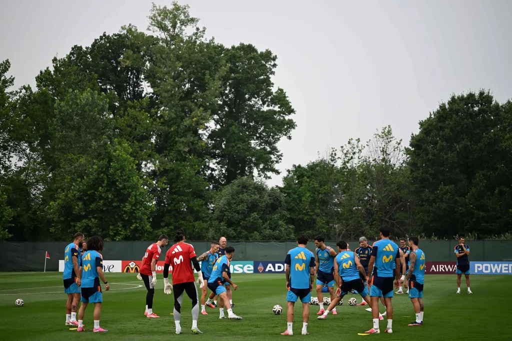 Spain's players attend a training session at Melanie Lane Training Grounds in East Hanover, New Jersey, on July 16, 2026, ahead of the 2026 World Cup football tournament final match between Spain and Argentina. (Photo by MAURO PIMENTEL / AFP)