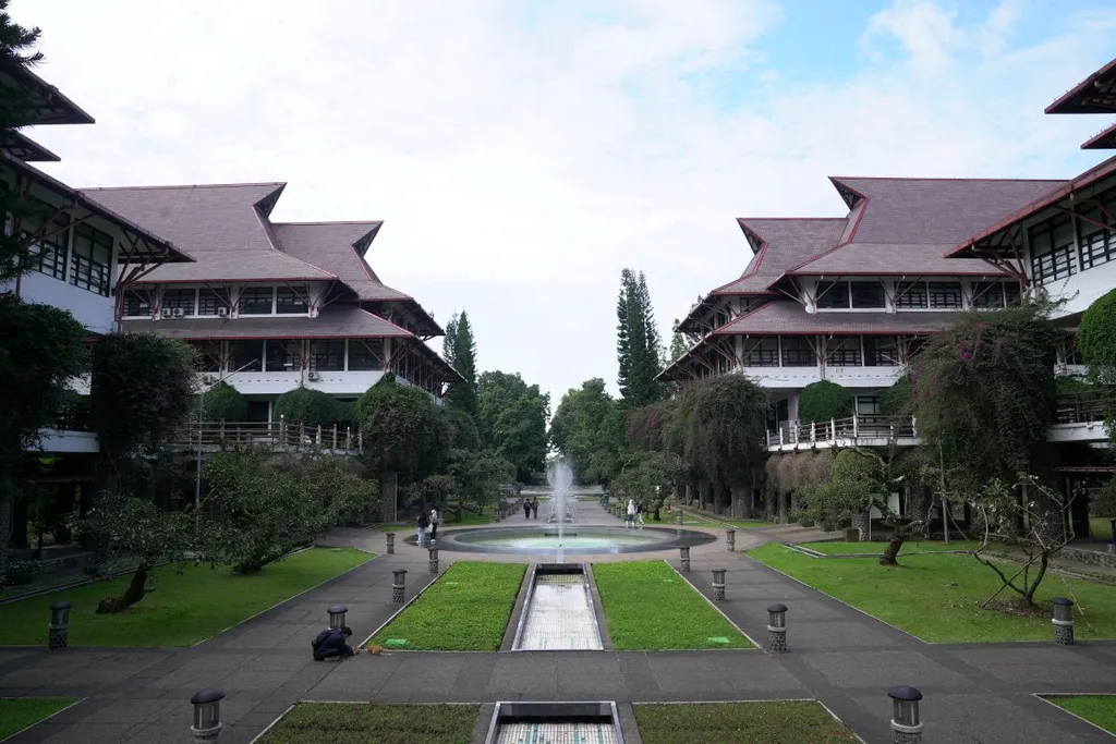 Kampus Institut Teknologi Bandung. 